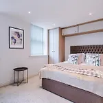 King Bed Premium Central Apart